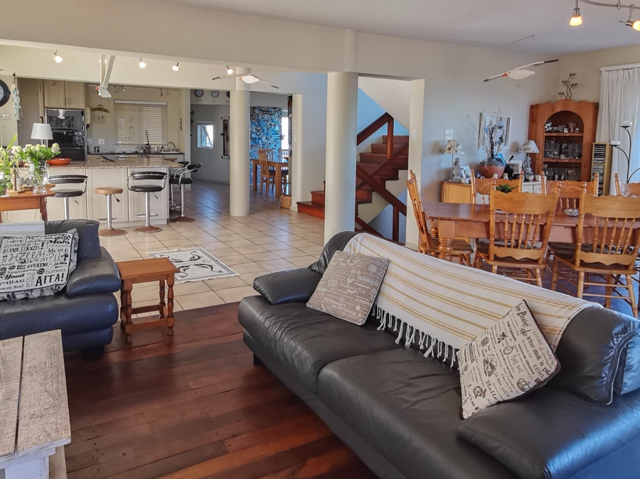 5 Bedroom Property for Sale in Vermont Western Cape